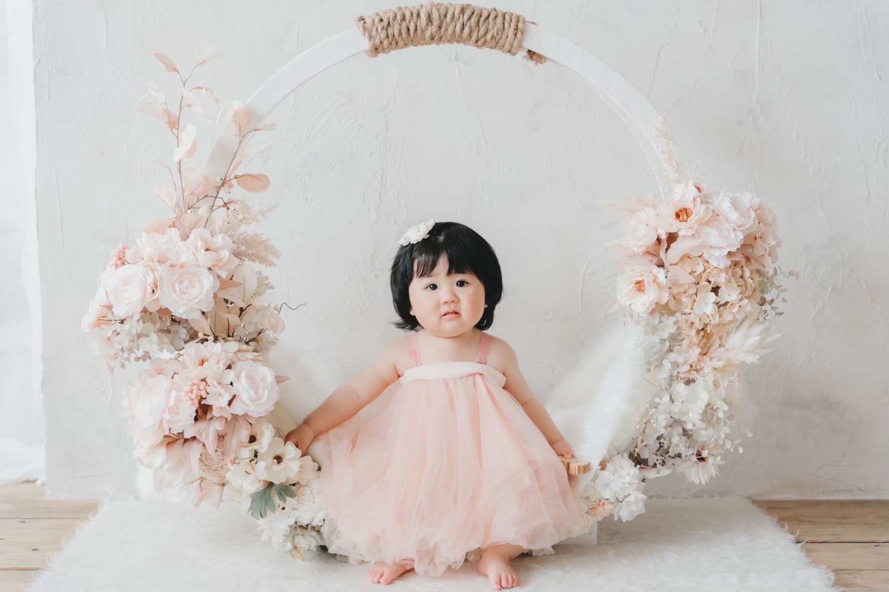 フラワークレイドルで撮影した女の子の記念写真